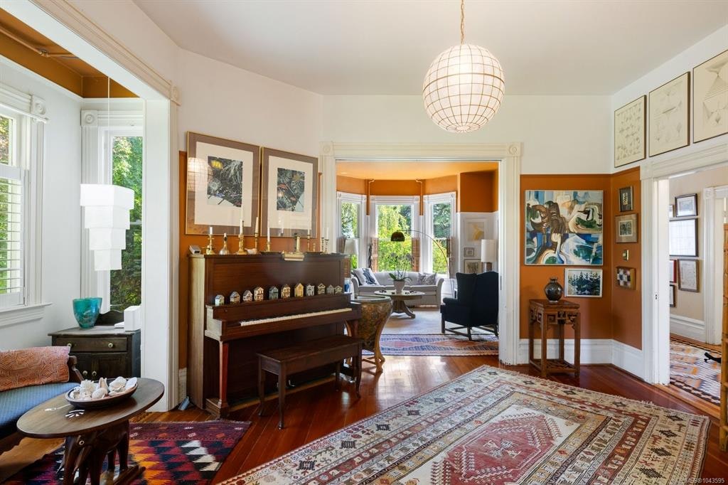 1648 Rockland Avenue, Victoria, BC, V8S 1W7 - 8