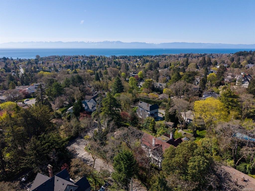 1648 Rockland Avenue, Victoria, BC, V8S 1W7 - 48