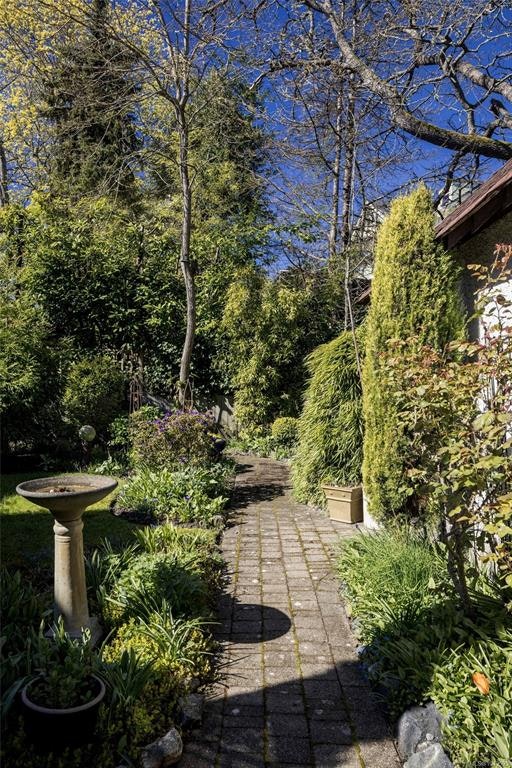 1648 Rockland Avenue, Victoria, BC, V8S 1W7 - 37