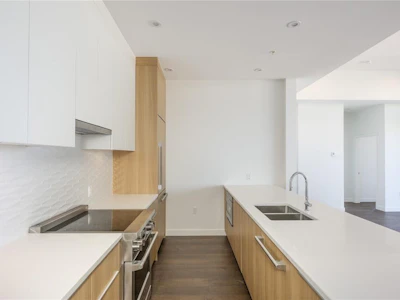 407-9570 Fifth Street - 3