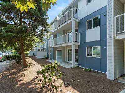 216-1600 Dufferin Crescent - 4