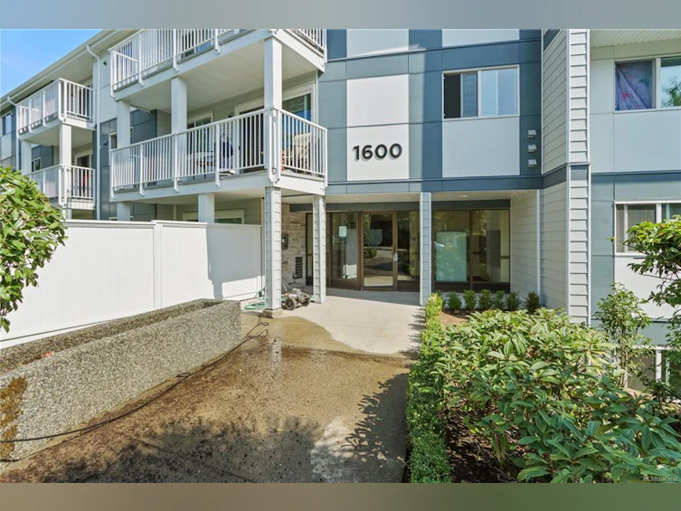 216-1600 Dufferin Crescent, Nanaimo, BC, V9S 5N2 - 2