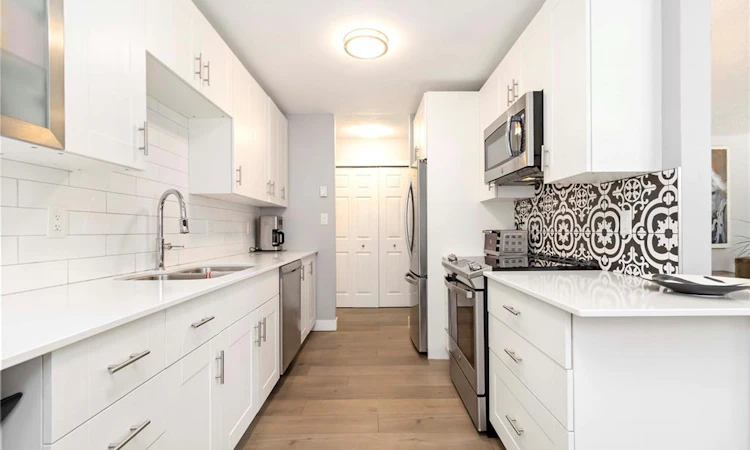 203-9945 Fifth Street