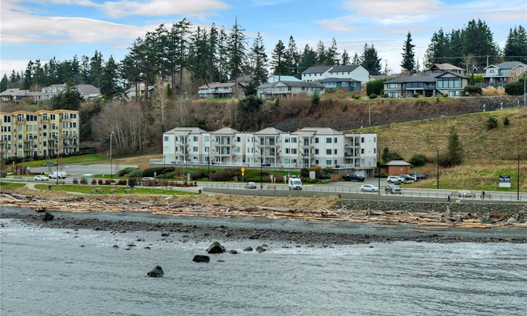 308-1350 S Island Highway