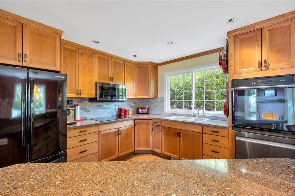 3259 Dolphin Drive, Nanoose, BC, V9P 9J1 - 10