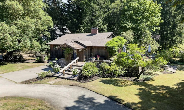 1390 Laurel Road
