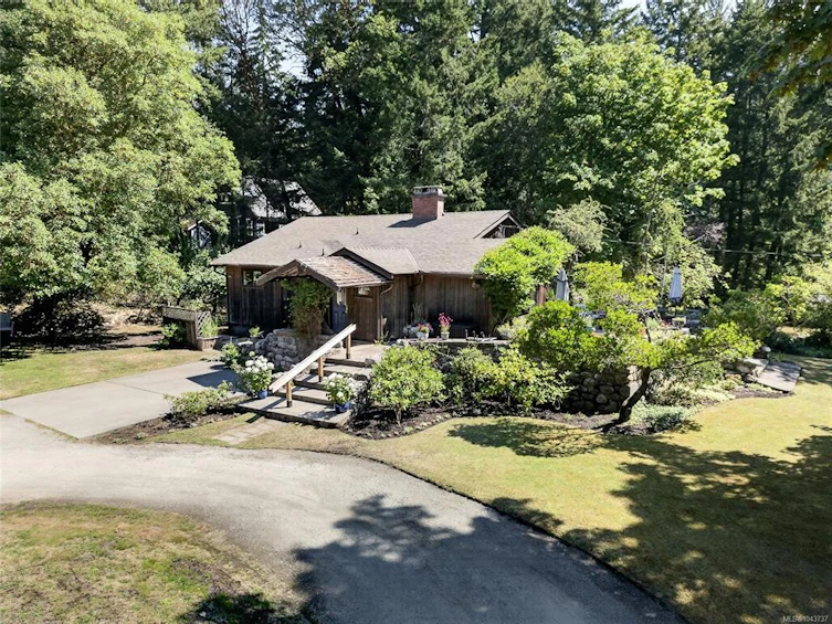 1390 Laurel Road, North Saanich, BC, V8L 5K8
