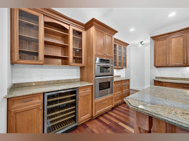 4982 La Quinta Place, Saanich, BC, V8W 3G9 - 12