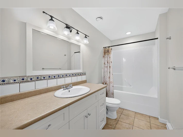 4982 La Quinta Place, Saanich, BC, V8W 3G9 - 41