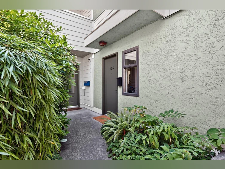 105-119 Ladysmith Street, Victoria, BC, V8V 1J3