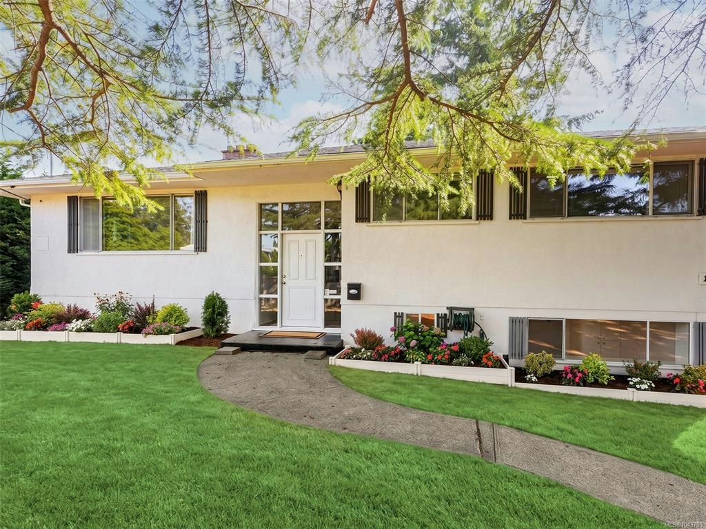 1960 Grandview Drive, Saanich, BC, V8N 2V3