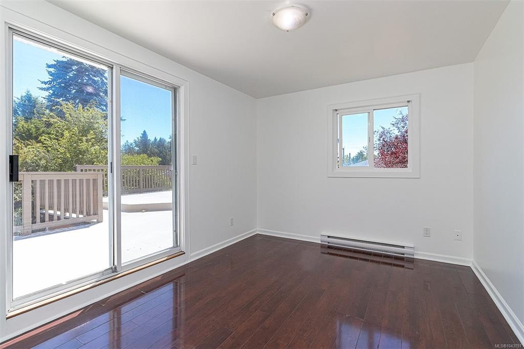 881 Leslie Drive, Saanich, BC, V8X 2Y3 - 14