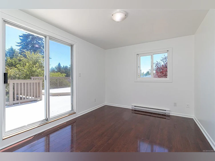 881 Leslie Drive, Saanich, BC, V8X 2Y3 - 14