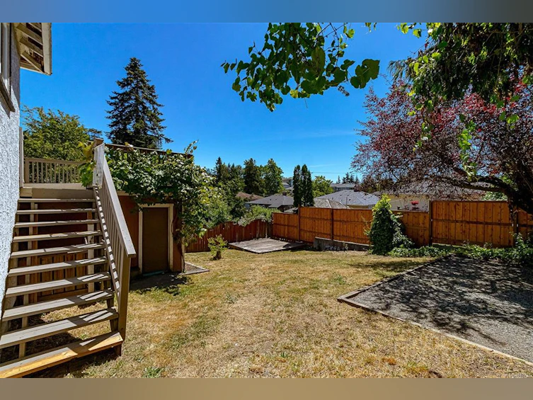 881 Leslie Drive, Saanich, BC, V8X 2Y3 - 39