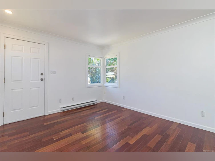 881 Leslie Drive, Saanich, BC, V8X 2Y3 - 5