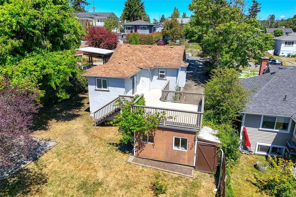 881 Leslie Drive, Saanich, BC, V8X 2Y3 - 44