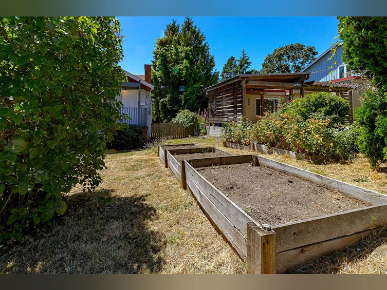 881 Leslie Drive, Saanich, BC, V8X 2Y3 - 36