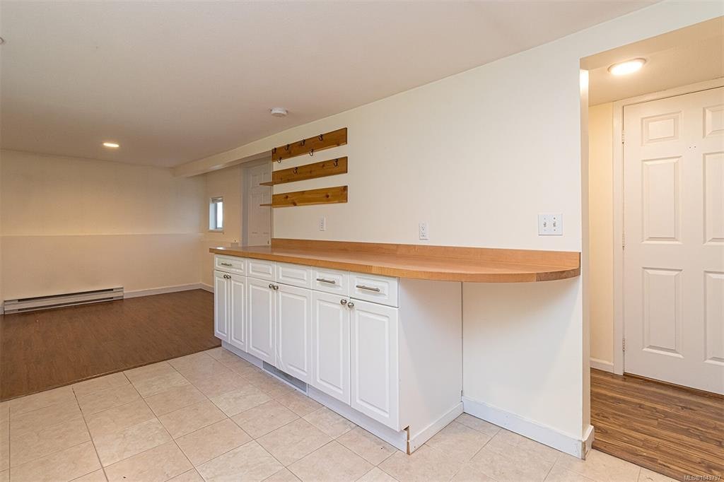 881 Leslie Drive, Saanich, BC, V8X 2Y3 - 26