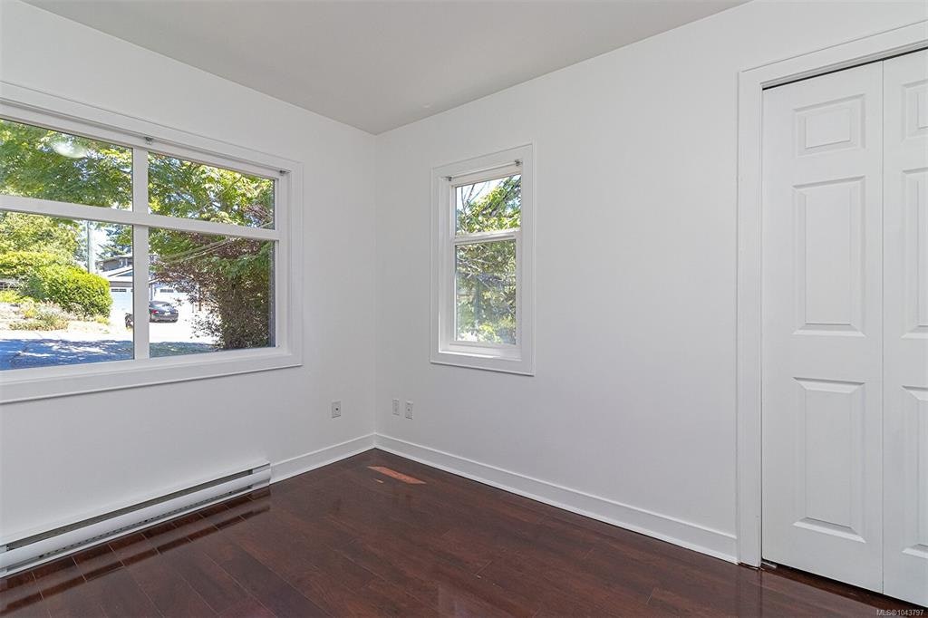 881 Leslie Drive, Saanich, BC, V8X 2Y3 - 18