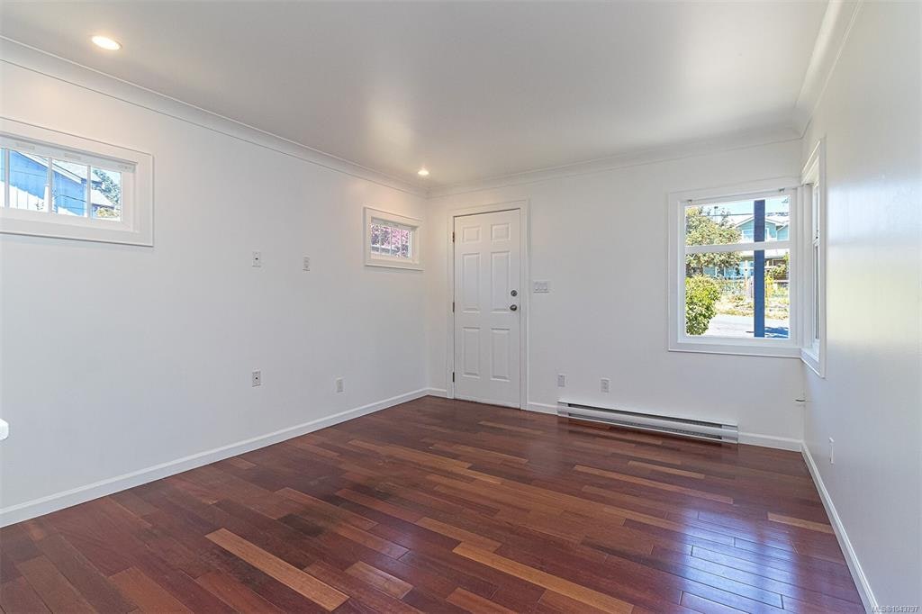 881 Leslie Drive, Saanich, BC, V8X 2Y3 - 7