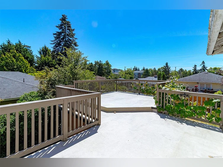 881 Leslie Drive, Saanich, BC, V8X 2Y3 - 32
