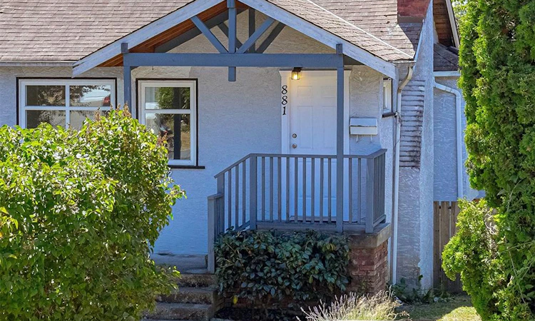 881 Leslie Drive