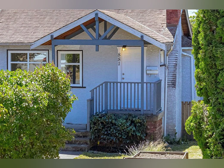 881 Leslie Drive, Saanich, BC, V8X 2Y3