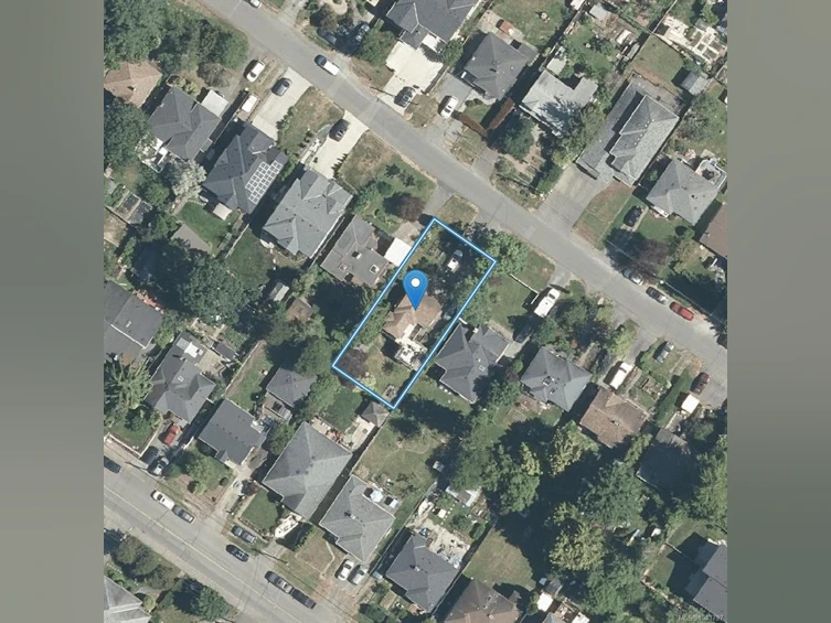 881 Leslie Drive, Saanich, BC, V8X 2Y3 - 55