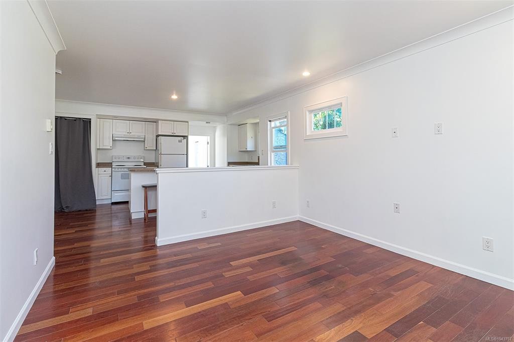 881 Leslie Drive, Saanich, BC, V8X 2Y3 - 8