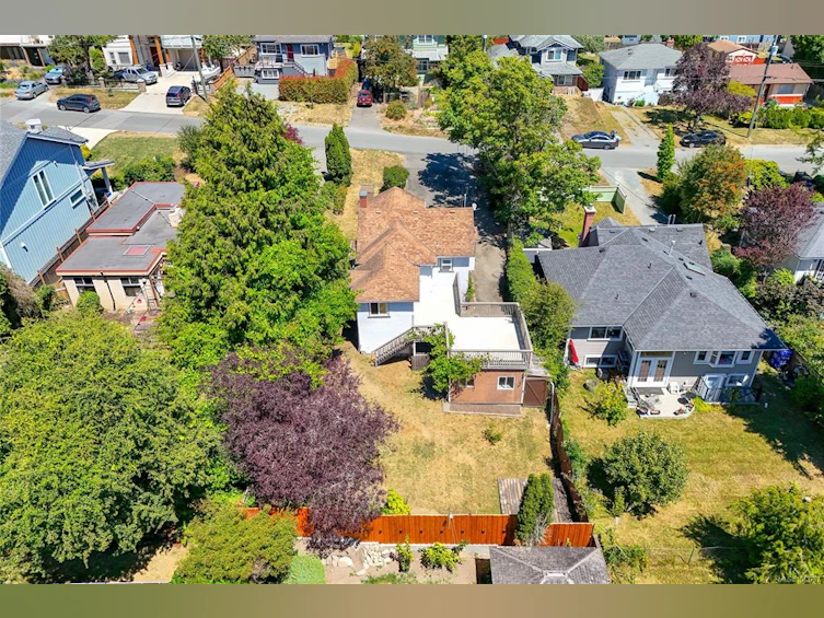 881 Leslie Drive, Saanich, BC, V8X 2Y3 - 41