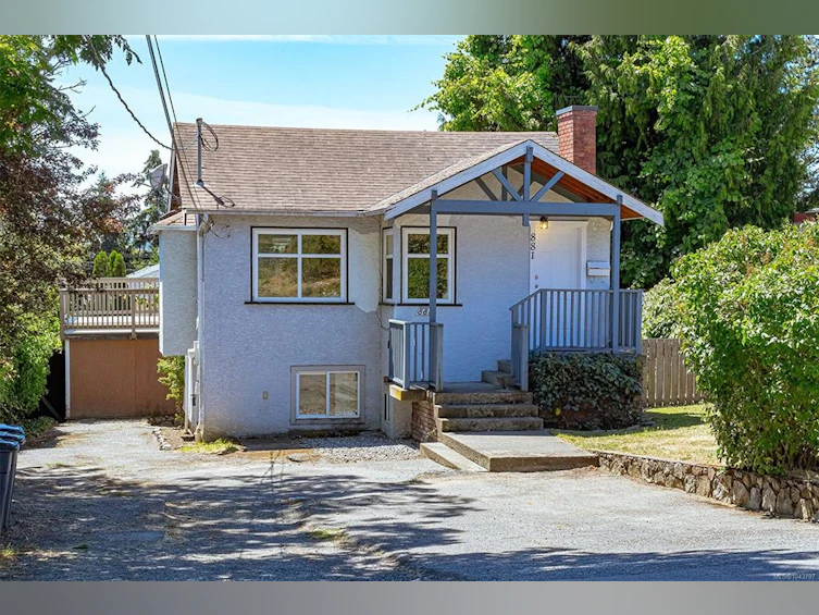 881 Leslie Drive, Saanich, BC, V8X 2Y3 - 2