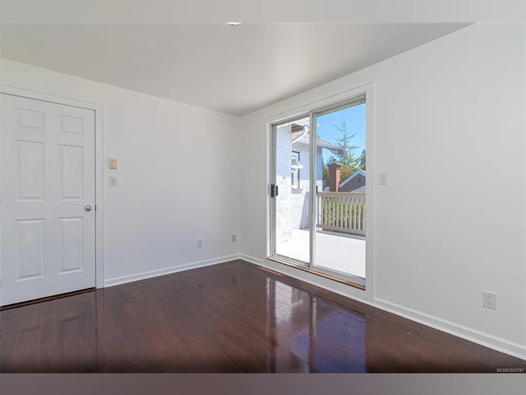 881 Leslie Drive, Saanich, BC, V8X 2Y3 - 16
