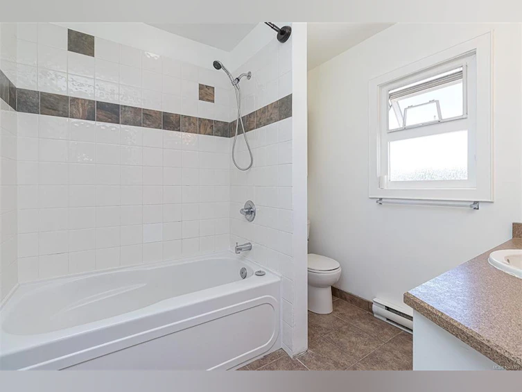 881 Leslie Drive, Saanich, BC, V8X 2Y3 - 17