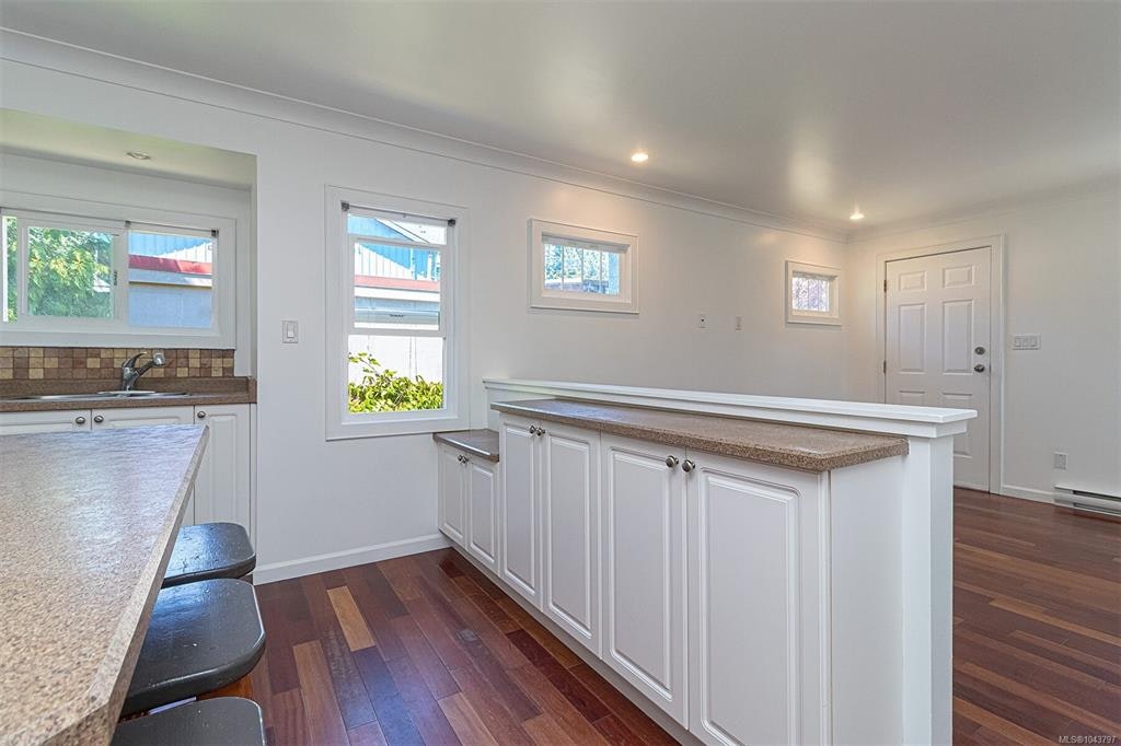 881 Leslie Drive, Saanich, BC, V8X 2Y3 - 31