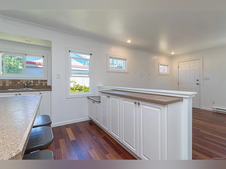 881 Leslie Drive, Saanich, BC, V8X 2Y3 - 31