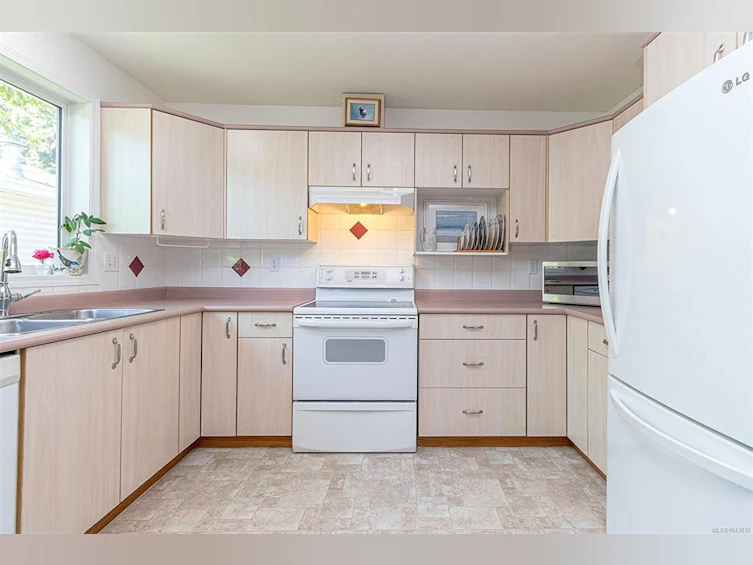 7 Eagle Lane, View Royal, BC, V9A 7M2 - 14
