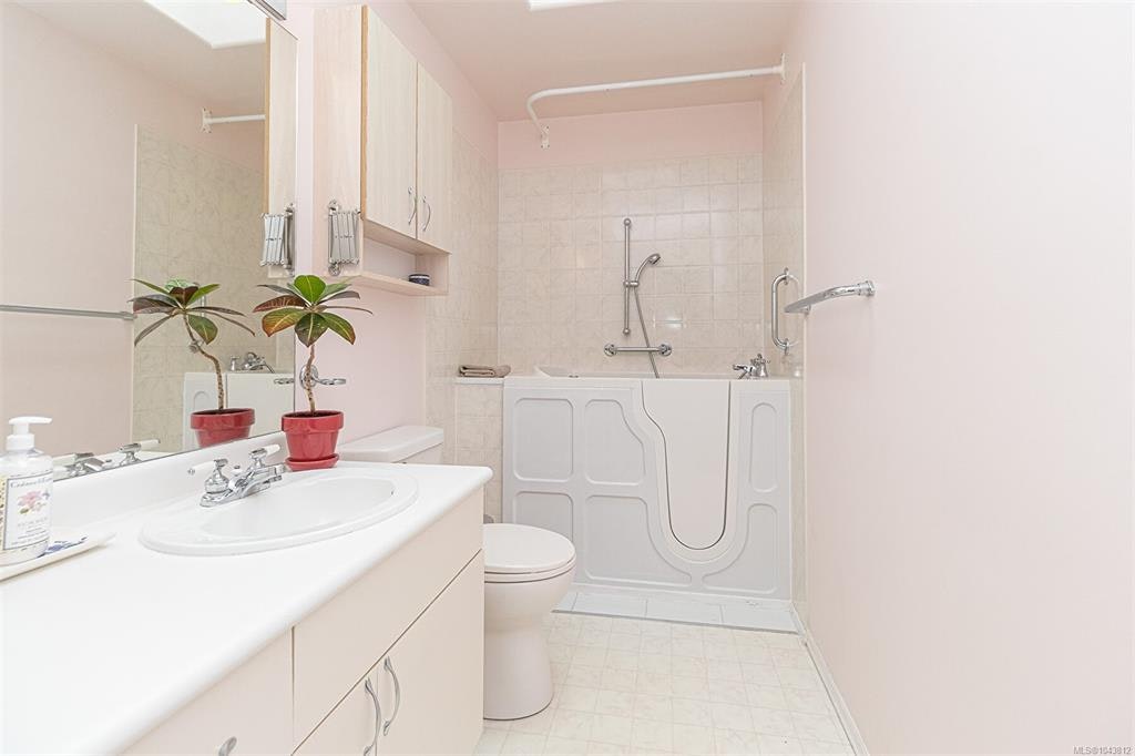 7 Eagle Lane, View Royal, BC, V9A 7M2 - 18