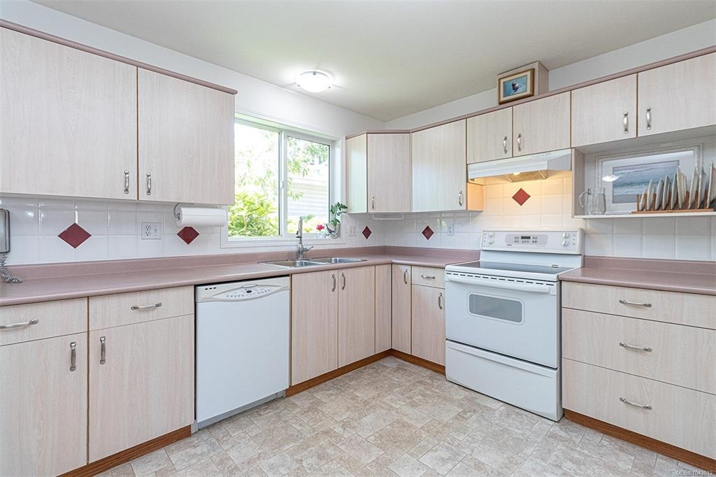 7 Eagle Lane, View Royal, BC, V9A 7M2 - 13
