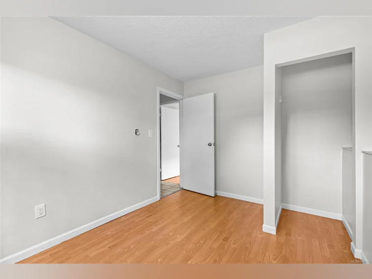 1575 Burton Avenue, Victoria, BC, V8T 2N3 - 29