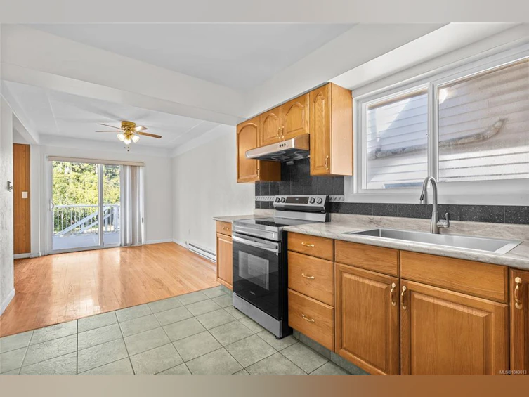 1575 Burton Avenue, Victoria, BC, V8T 2N3 - 7