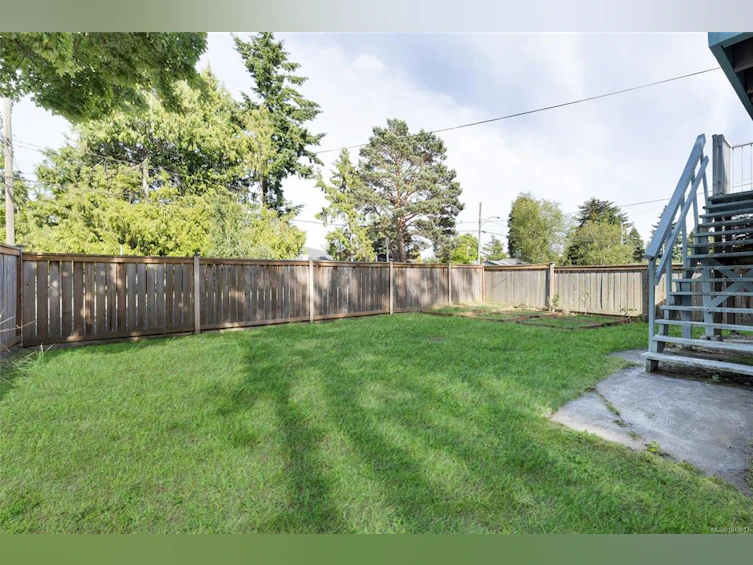 1575 Burton Avenue, Victoria, BC, V8T 2N3 - 33