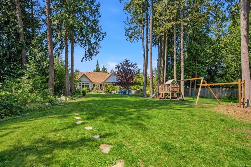 531 Yambury Road, Qualicum Beach, BC, V9K 1C5 - 9