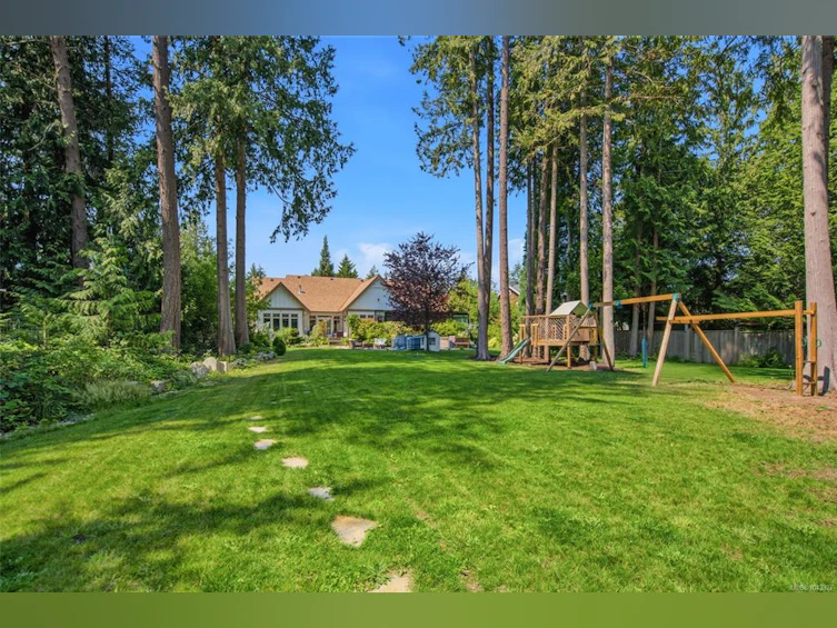531 Yambury Road, Qualicum Beach, BC, V9K 1C5 - 9