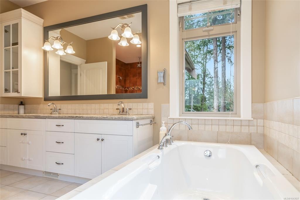 531 Yambury Road, Qualicum Beach, BC, V9K 1C5 - 26