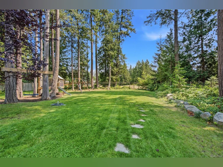 531 Yambury Road, Qualicum Beach, BC, V9K 1C5 - 40