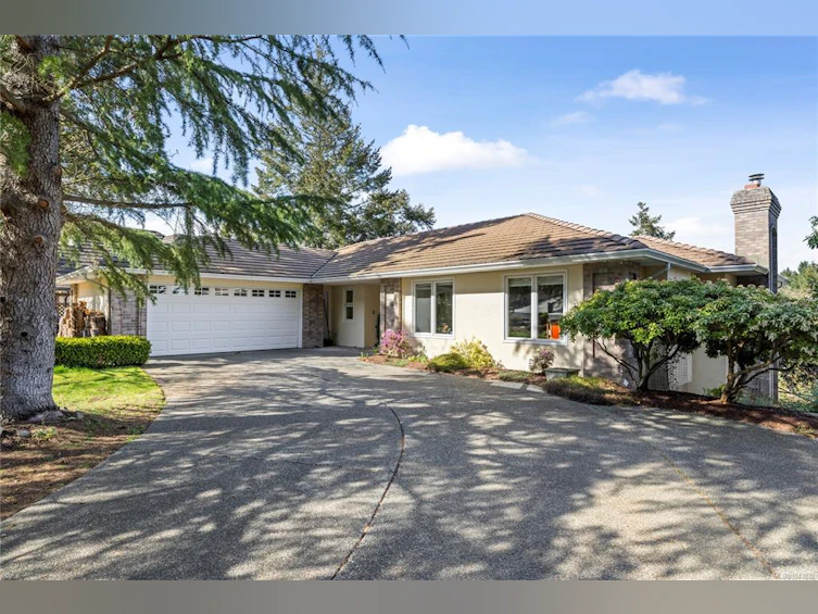 3541 Shelby Lane, Fairwinds, BC, V9P 9J8