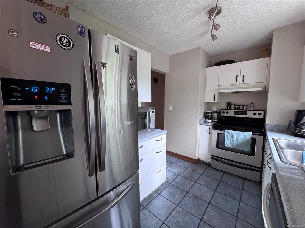 1690 Holly Crescent, Ucluelet, BC, V0R 3A0 - 5