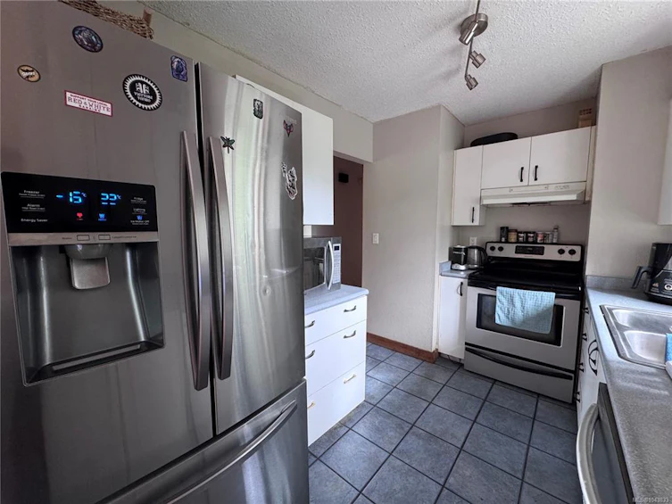1690 Holly Crescent, Ucluelet, BC, V0R 3A0 - 5