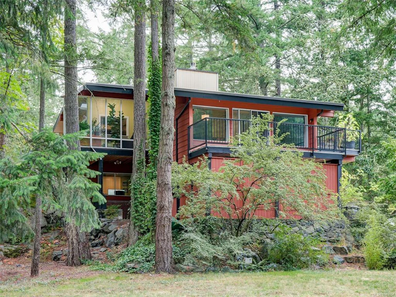 4482 Emily Carr Drive, Saanich BC V8X 2N6
