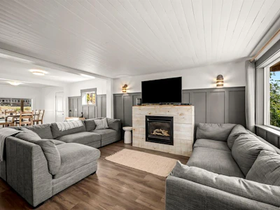 2612 Dunsmuir Avenue - 3